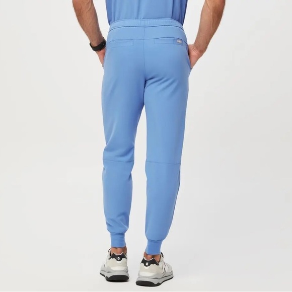 BUNDLE Figs Men’s Tansen Jogger Scrub Pants in ceil blue size medium short M/S - Picture 2 of 11